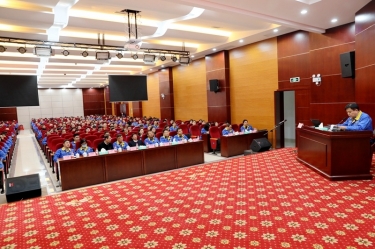 ? 學習榜樣，凝聚力量！景興紙業(yè)召開陳良杰同志先進事跡報告會