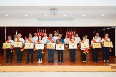 捷報傳喜 黨建領(lǐng)航 | 景興紙業(yè)黨委獲得多項榮譽